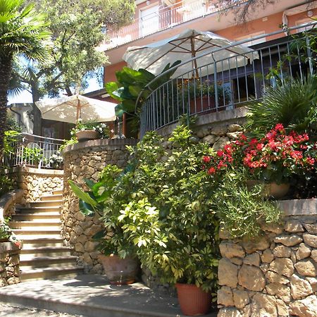 Hotel Rosa Del Tirreno Quercianella Exterior photo