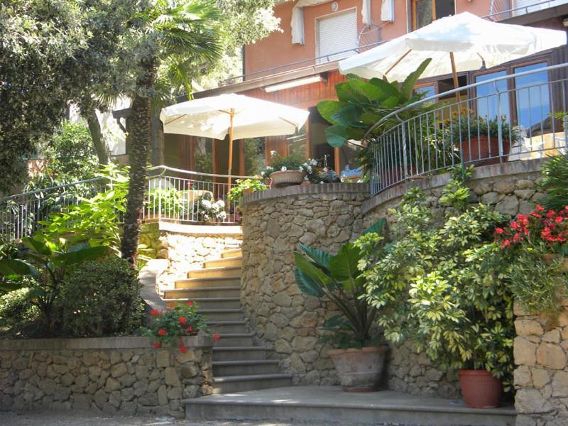 Hotel Rosa Del Tirreno Quercianella Exterior photo
